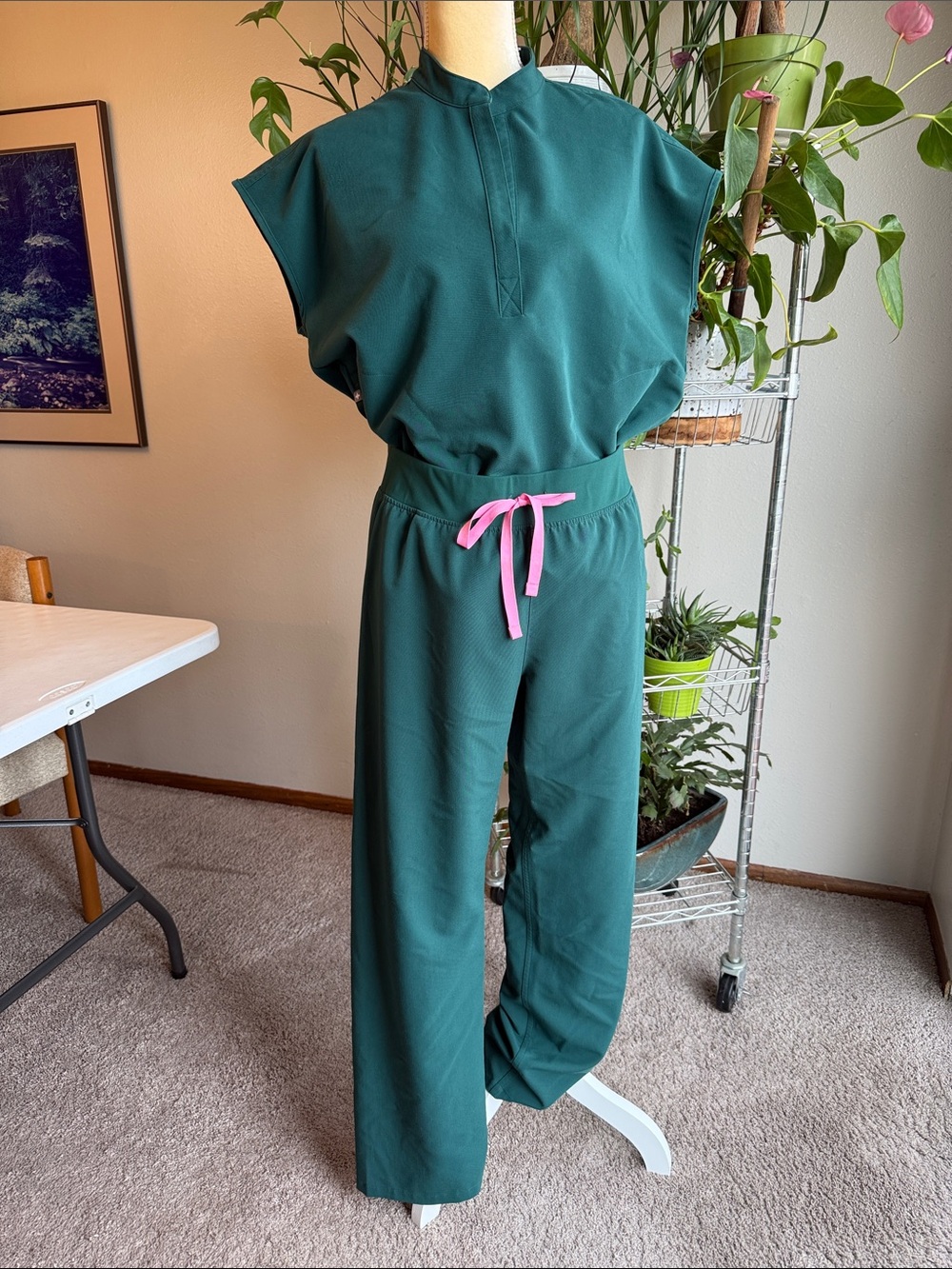 Figs Scrub Set, Emerald Green, M Rafaela Top, L Livingston High Rise Pants
